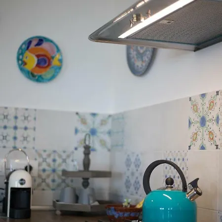 Blue House By Perry-holiday Apartment